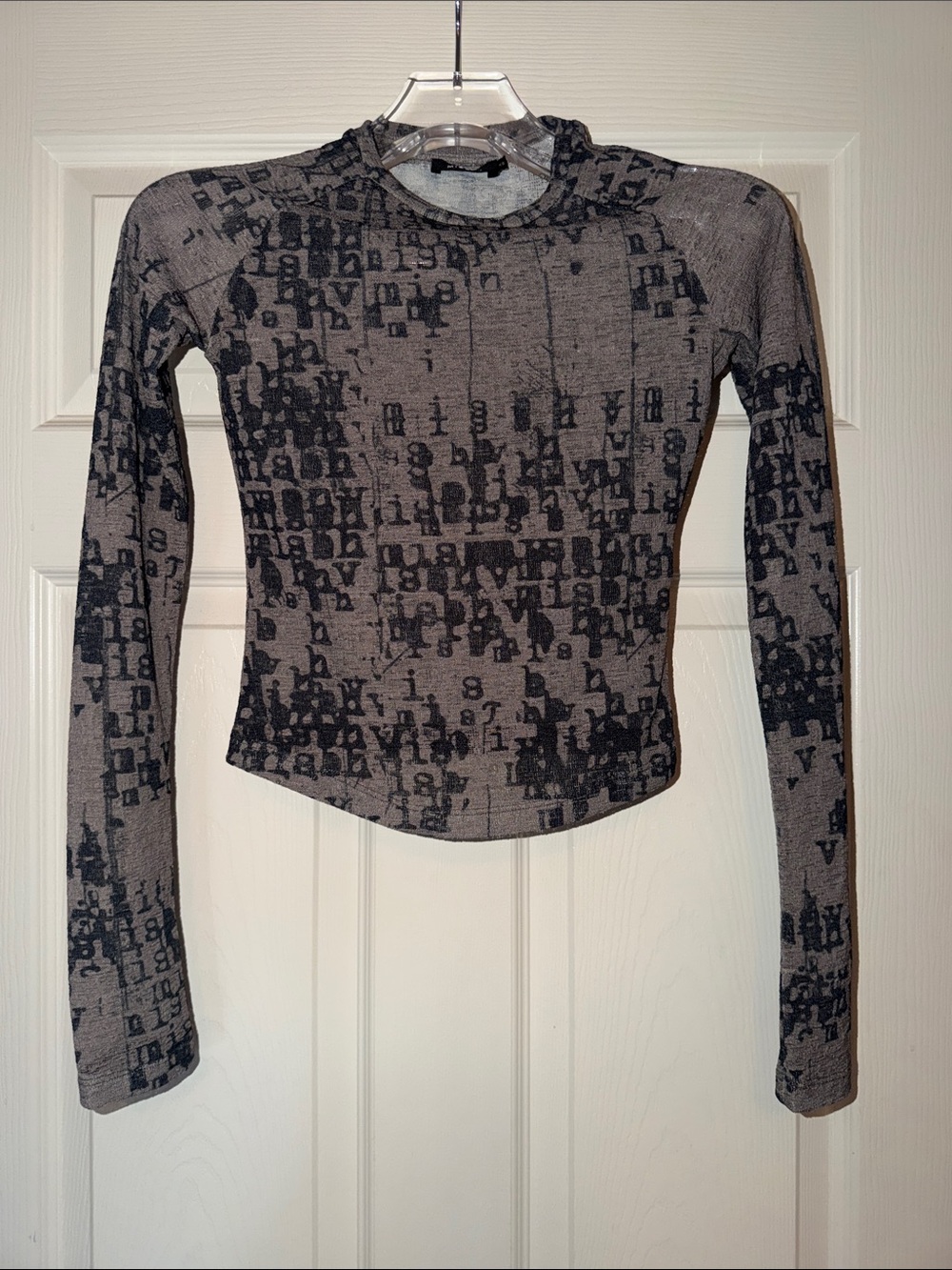 Sheer Text-Print Long-Sleeve Crop Top - Gray/Black